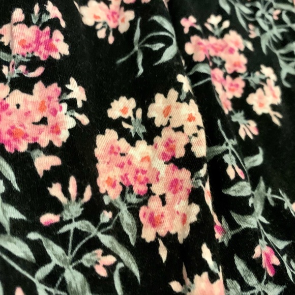 Ditsy Floral Top ✨NWOT✨ - Picture 4 of 7